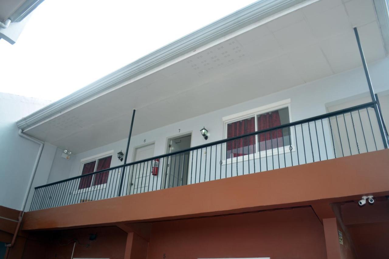 Ashley And Bill'S Suites 'N Garden Hotel And Vacation Homes Carcar المظهر الخارجي الصورة