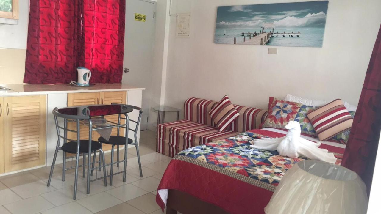 Ashley And Bill'S Suites 'N Garden Hotel And Vacation Homes Carcar المظهر الخارجي الصورة